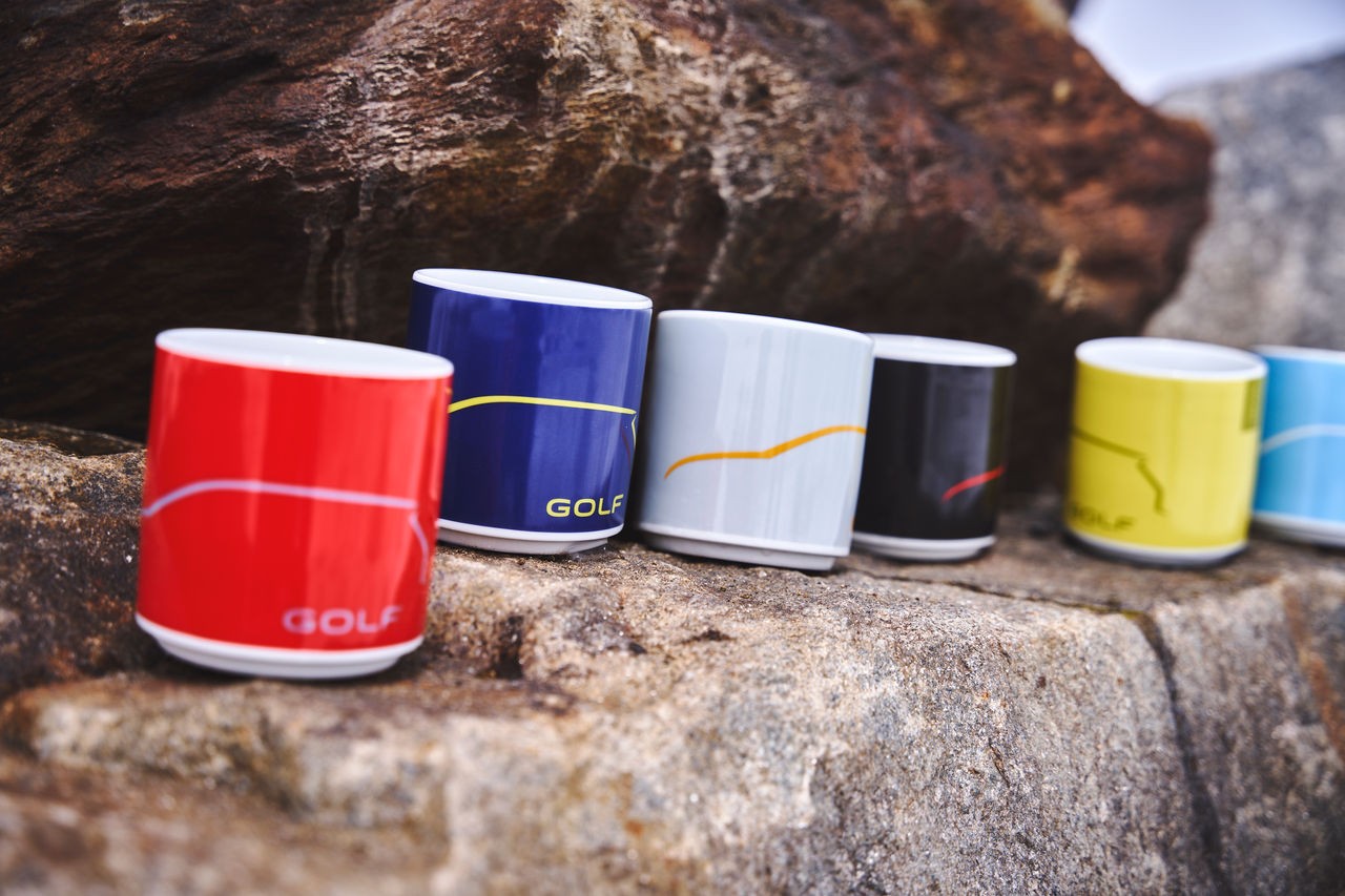 Tasse Dunkelgrau/Rot, 1997, Golf Kollektion